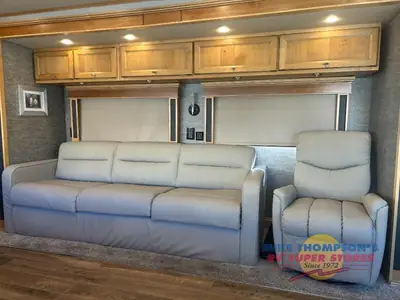 2022 Tiffin Motorhomes Allegro RED photo 11