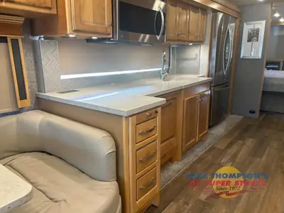 2022 Tiffin Motorhomes Allegro RED photo 17