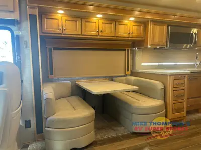 2022 Tiffin Motorhomes Allegro RED photo 14