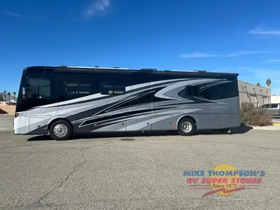 2022 Tiffin Motorhomes Allegro RED photo 3
