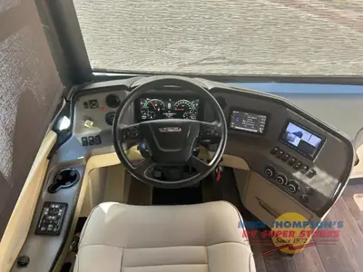 2022 Tiffin Motorhomes Allegro RED photo 6