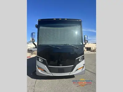 2022 Tiffin Motorhomes Allegro RED photo 2