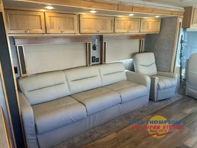 2022 Tiffin Motorhomes Allegro RED photo 12