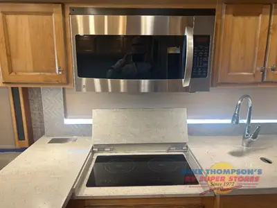 2022 Tiffin Motorhomes Allegro RED photo 19