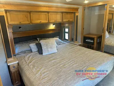 2022 Tiffin Motorhomes Allegro RED photo 27