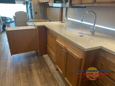 2022 Tiffin Motorhomes Allegro RED photo 20
