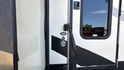 2017 Heartland Road Warrior FW TH 429RW photo 14