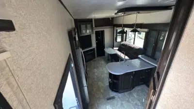 2017 Heartland Road Warrior FW TH 429RW photo 55