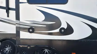 2017 Heartland Road Warrior FW TH 429RW photo 13