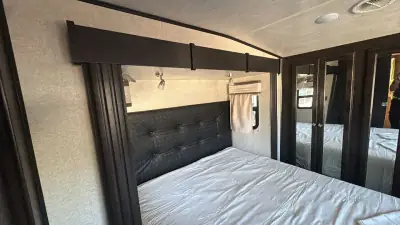 2017 Heartland Road Warrior FW TH 429RW photo 50