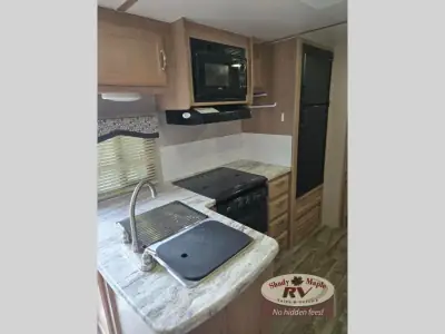 2020 Winnebago Industries Towables Minnie 2455BHS photo 15