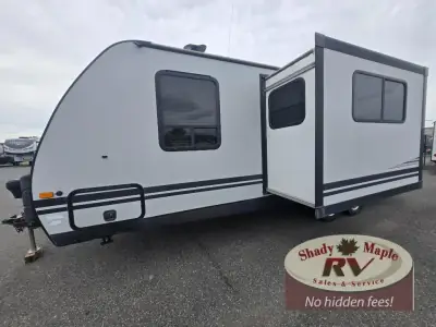 2020 Winnebago Industries Towables Minnie 2455BHS photo 3