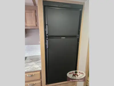 2020 Winnebago Industries Towables Minnie 2455BHS photo 18