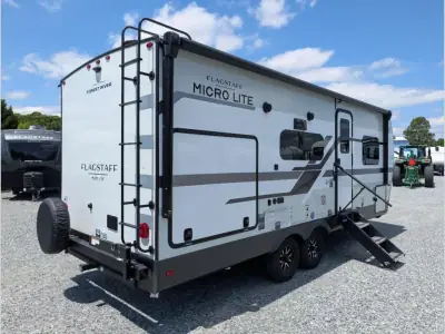 2026 Forest River Flagstaff Micro Lite 25BSDS photo 6