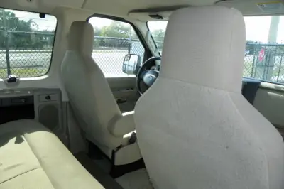 2013 Ford VAN E-350 photo 4