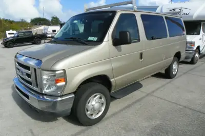 2013 Ford VAN E-350 photo 2