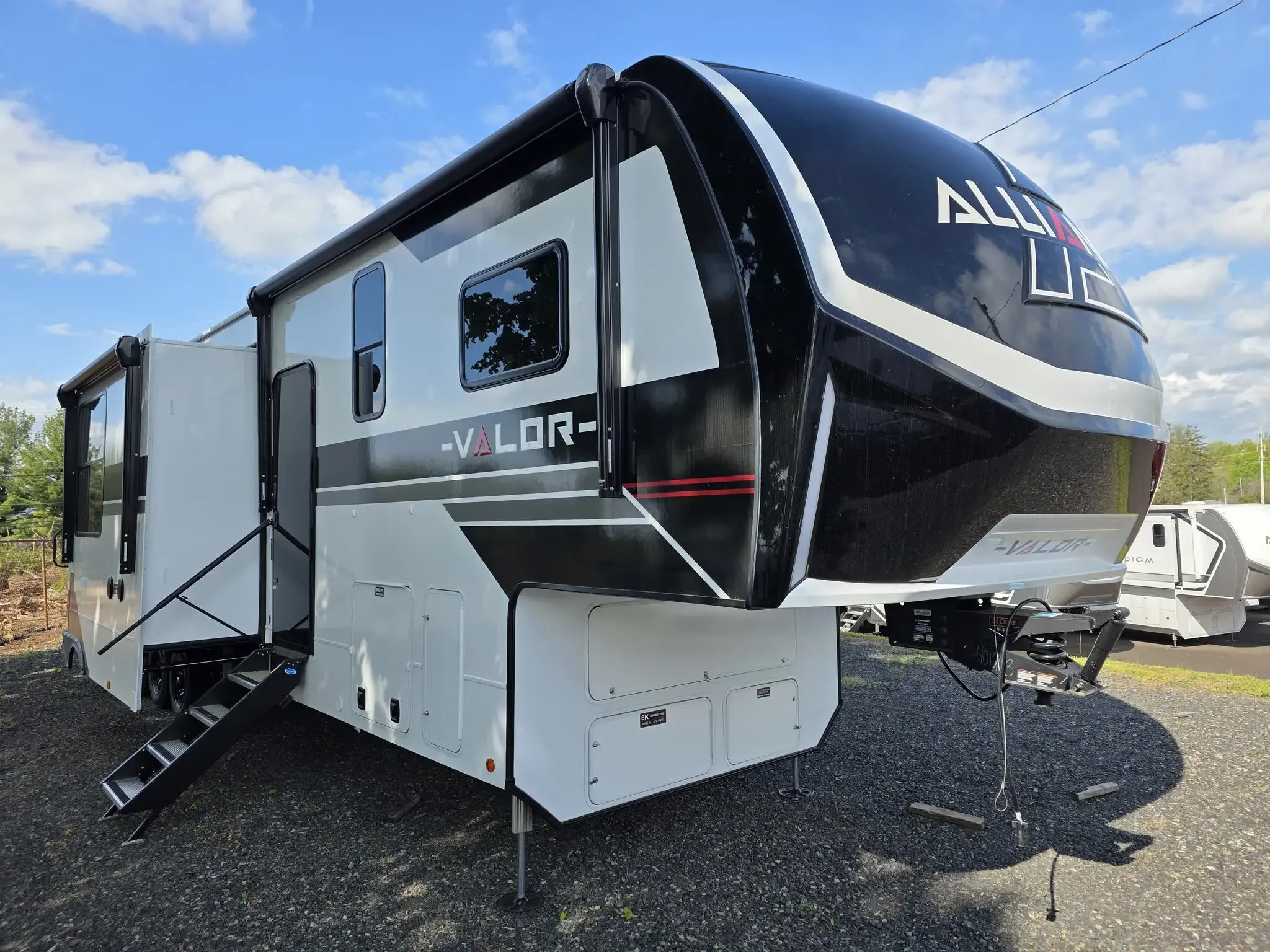 2026 Alliance Valor 44V14 exterior