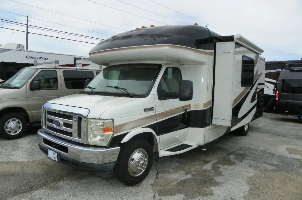 2010 Monaco MONTCLAIR 252DS exterior