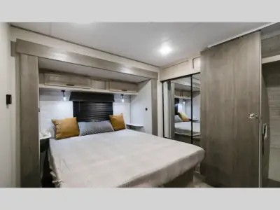 2026 Coachmen Catalina Legacy Edition 343BHTS photo 34