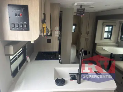 2026 Coachmen Catalina Legacy Edition 343BHTS photo 14