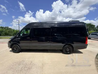 2024 Mercedes Benz 2500 Shuttle photo 7