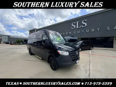 2024 Mercedes Benz 2500 Shuttle