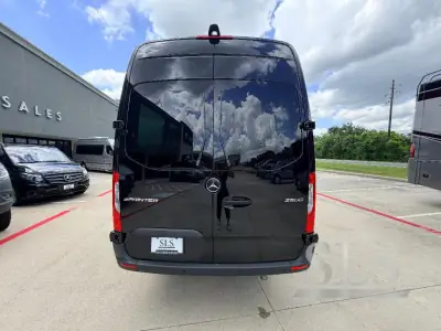 2024 Mercedes Benz 2500 Shuttle photo 4