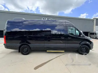 2024 Mercedes Benz 2500 Shuttle photo 2