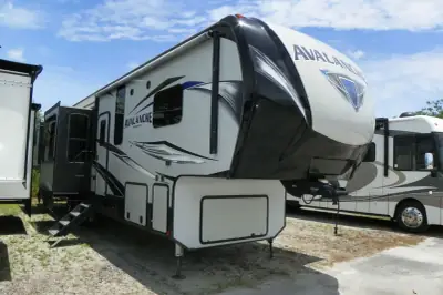2019 Keystone Avalanche 366MB