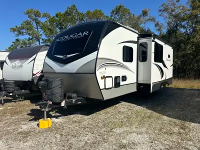 2022 Keystone COUGAR HALF-TON 22MLS photo 2