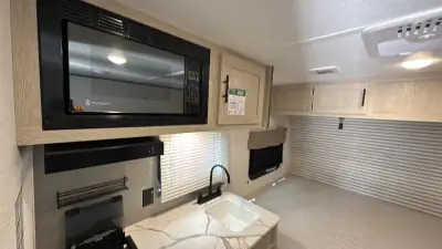 2026 Shasta Shasta Compact 16BH photo 13