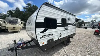 2026 Shasta Shasta Compact 16BH photo 4