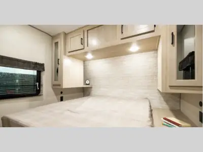 2026 Coachmen Catalina Legacy Edition 293QBCK photo 21