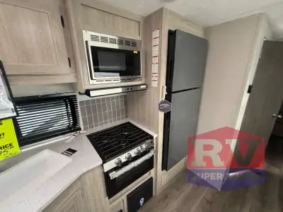 2026 Coachmen Catalina Legacy Edition 293QBCK photo 14
