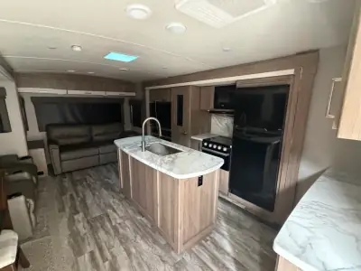 2022 Grand Design IMAGINE 2970RL photo 6