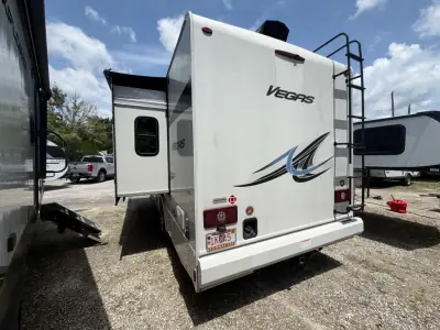 2023 Thor Motor Coach VEGAS 24 4 photo 5
