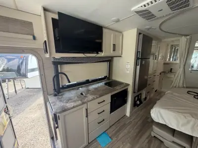 2023 Thor Motor Coach VEGAS 24 4 photo 8