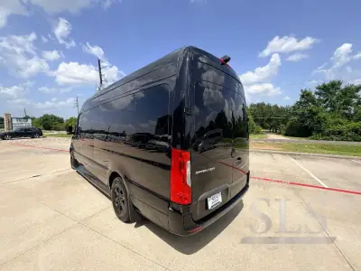 2020 First Class Customs Ultimate Business Class Sprinter photo 5