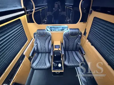 2020 First Class Customs Ultimate Business Class Sprinter photo 22