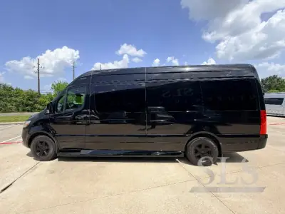 2020 First Class Customs Ultimate Business Class Sprinter photo 6