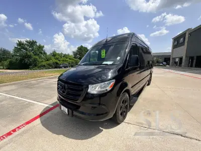 2020 First Class Customs Ultimate Business Class Sprinter photo 7