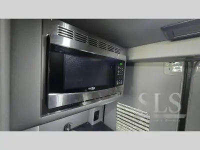 2024 Midwest Automotive Designs Luxe Cruiser D6 170EXT photo 36
