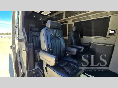 2024 Midwest Automotive Designs Luxe Cruiser D6 170EXT photo 18