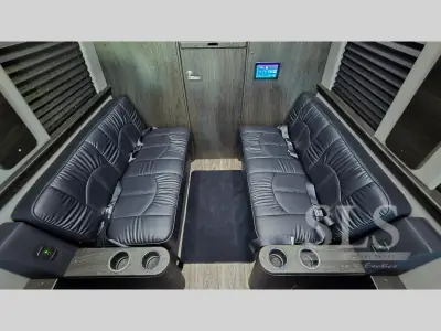 2024 Midwest Automotive Designs Luxe Cruiser D6 170EXT photo 27