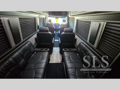 2024 Midwest Automotive Designs Luxe Cruiser D6 170EXT photo 29