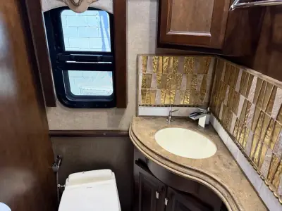 2017 Tiffin Motorhomes 45OPP photo 13