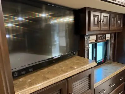 2017 Tiffin Motorhomes 45OPP photo 15