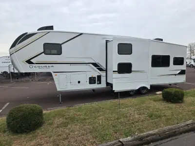 2026 Keystone Cougar Half-Ton 29MBD photo 3