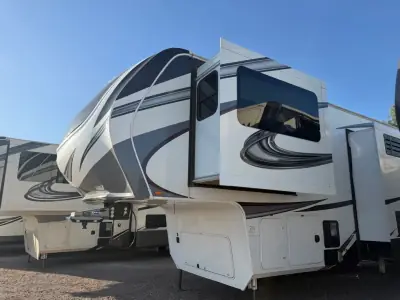 2022 Grand Design SOLITUDE 380FL photo 6