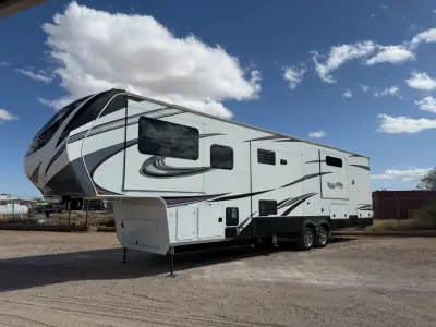 2022 Grand Design SOLITUDE 380FL photo 3